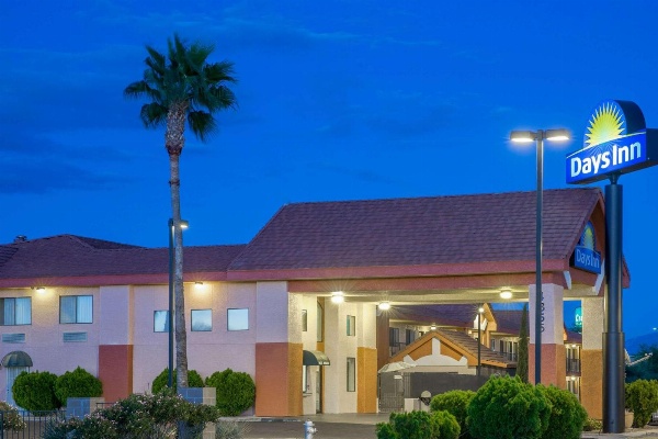 Days Inn by Wyndham Tucson Airport image 1