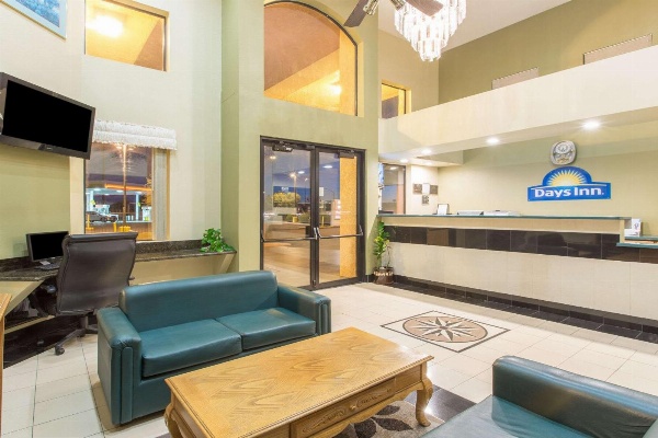 Days Inn by Wyndham Tucson Airport image 3